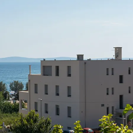 Luxury Near The Beach1 ゲストハウス 4*